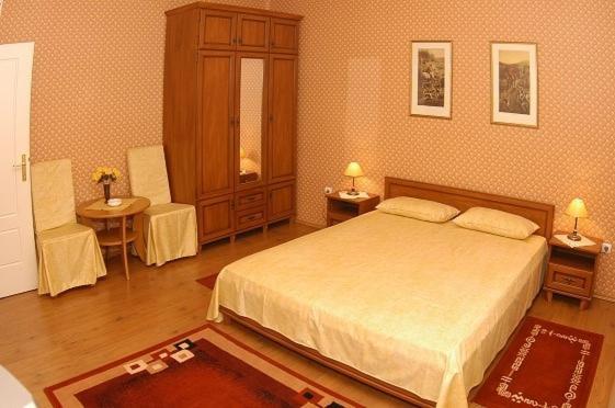 Peron Panzio Bed & Breakfast Debrecen Luaran gambar